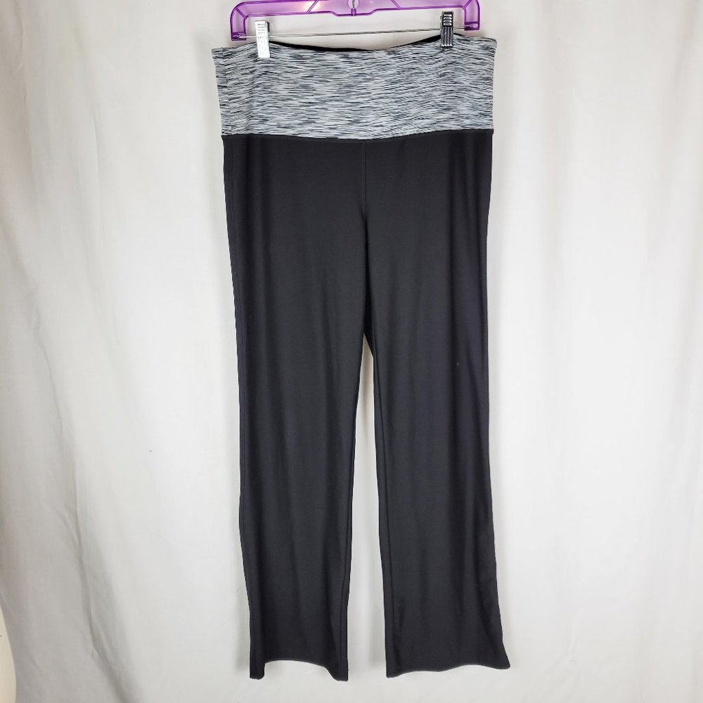 VOGO ATHLETICA Black White Mid-Rise Cropped Athletic Leggings - XL